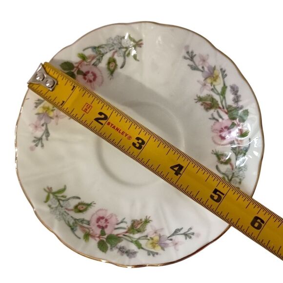 Aynsley Wild Tudor Bouquet Tea Cup Saucer Vtg England Bone China Floral Cottage. - Picture 3 of 16